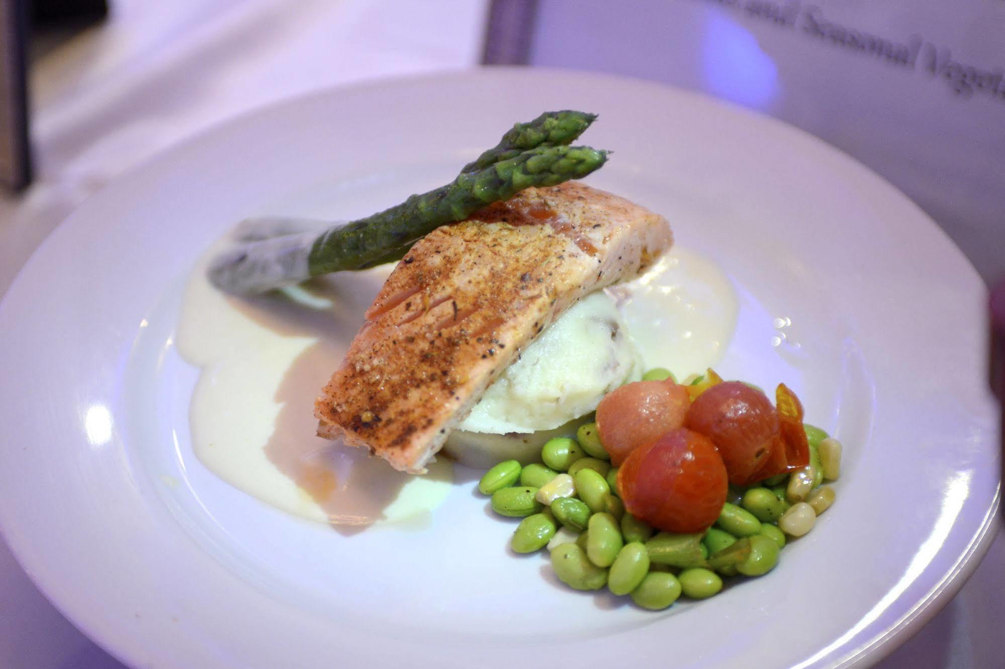 Anaheim Marriott Suites Garden Grove Bagian luar foto